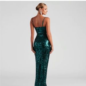 Leah Formal Sequin Mesh Long Prom Dress in Emerald Green | Size Large